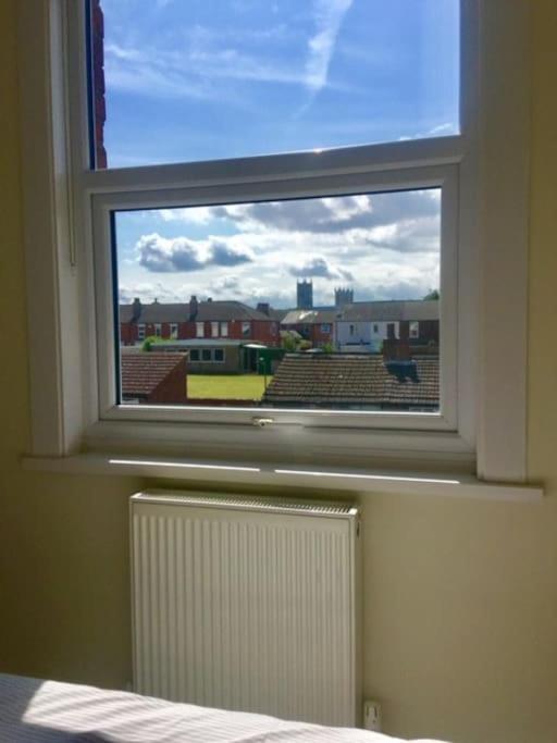 Spacious Victorian Townhouse With Cathedral Views ลินคอล์น ภายนอก รูปภาพ