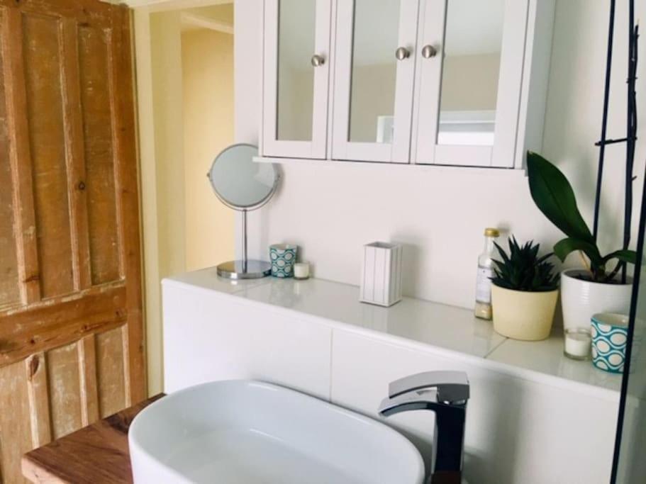 Spacious Victorian Townhouse With Cathedral Views ลินคอล์น ภายนอก รูปภาพ