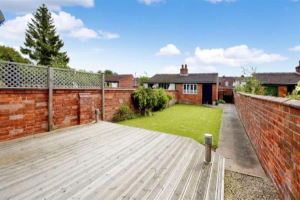 Spacious Victorian Townhouse With Cathedral Views ลินคอล์น ภายนอก รูปภาพ